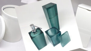 5 acessórios de resina para um banheiro elegante